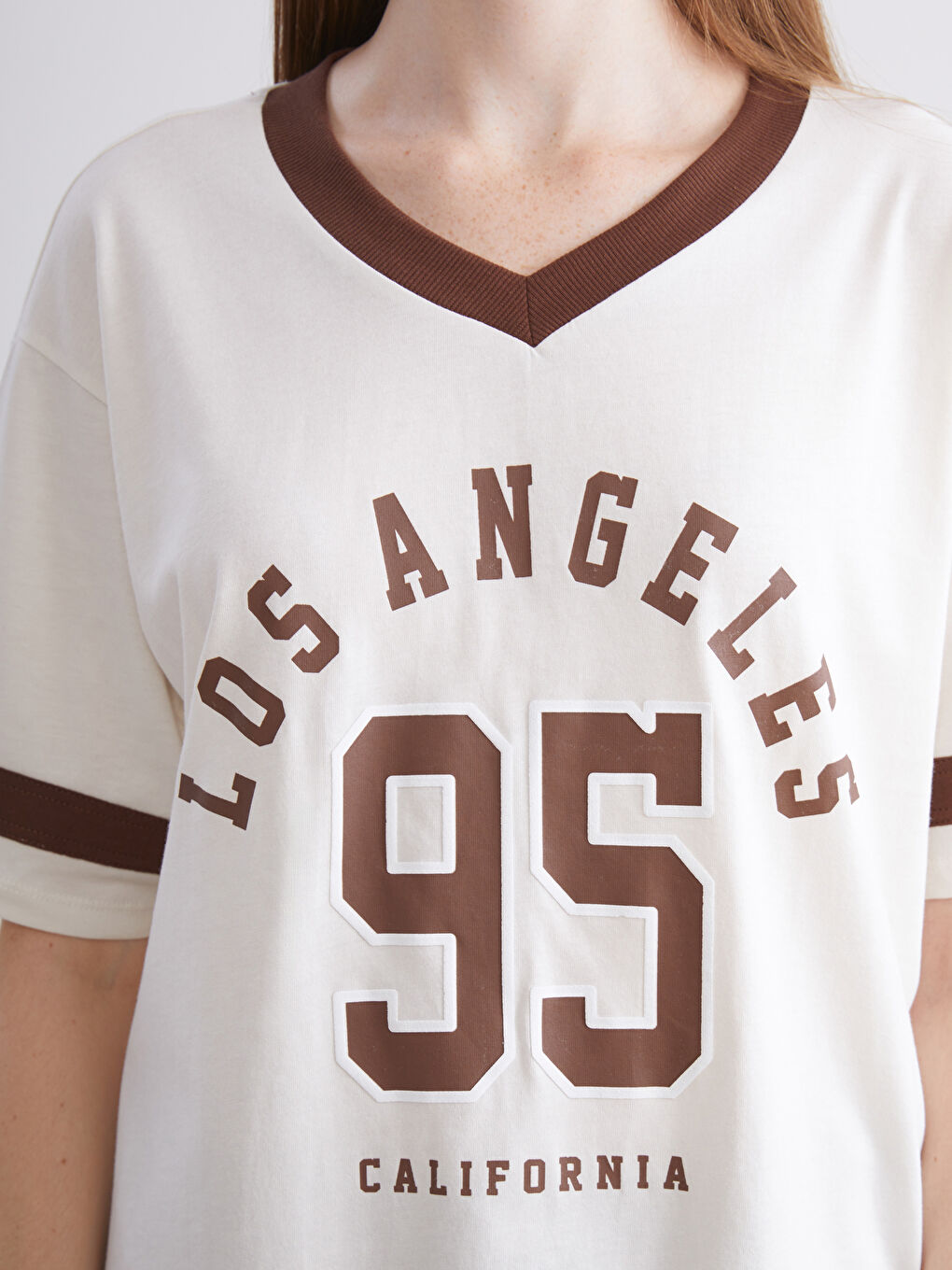 V Neck Los Angeles Printed Oversize Women's T-Shirt-2