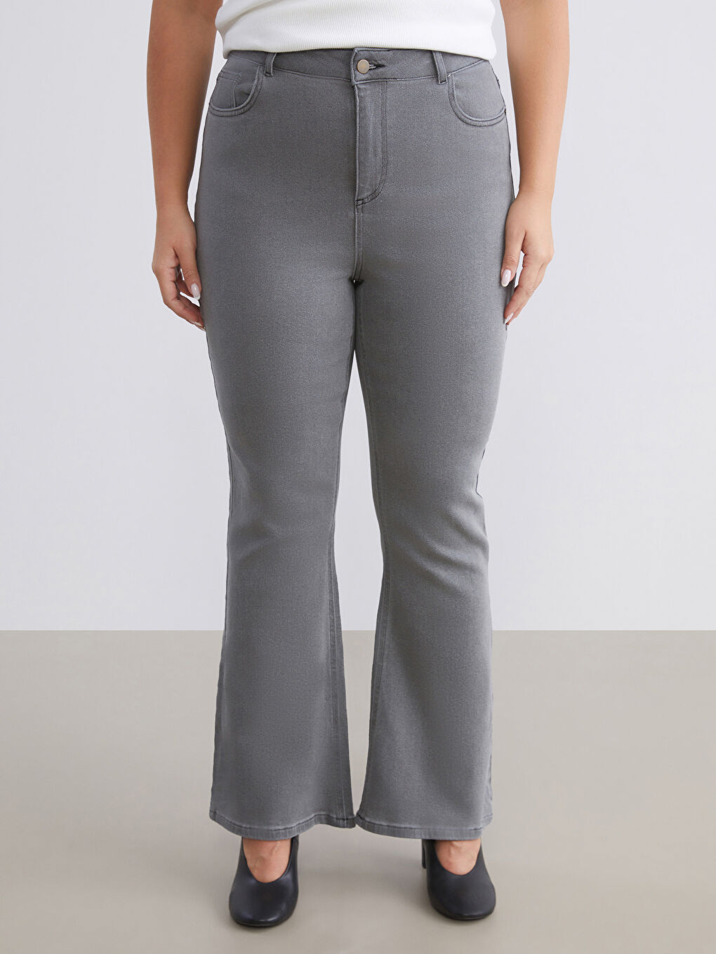 Gri Büyük Beden Flare Kadın Jean Pantolon-1
