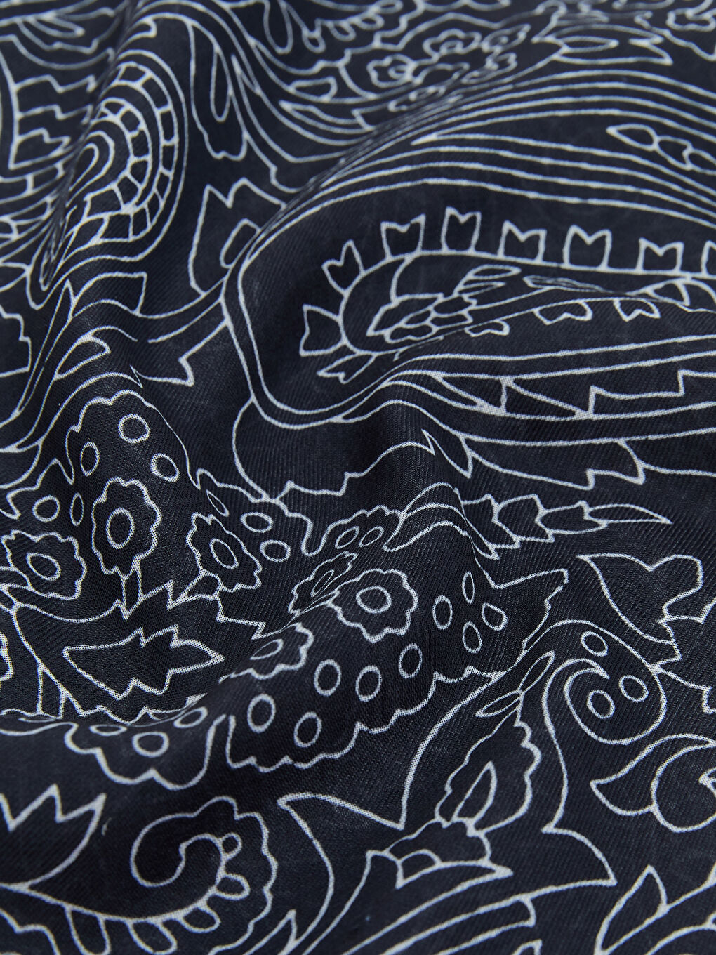 Siyah Desenli Kadın Şal-2