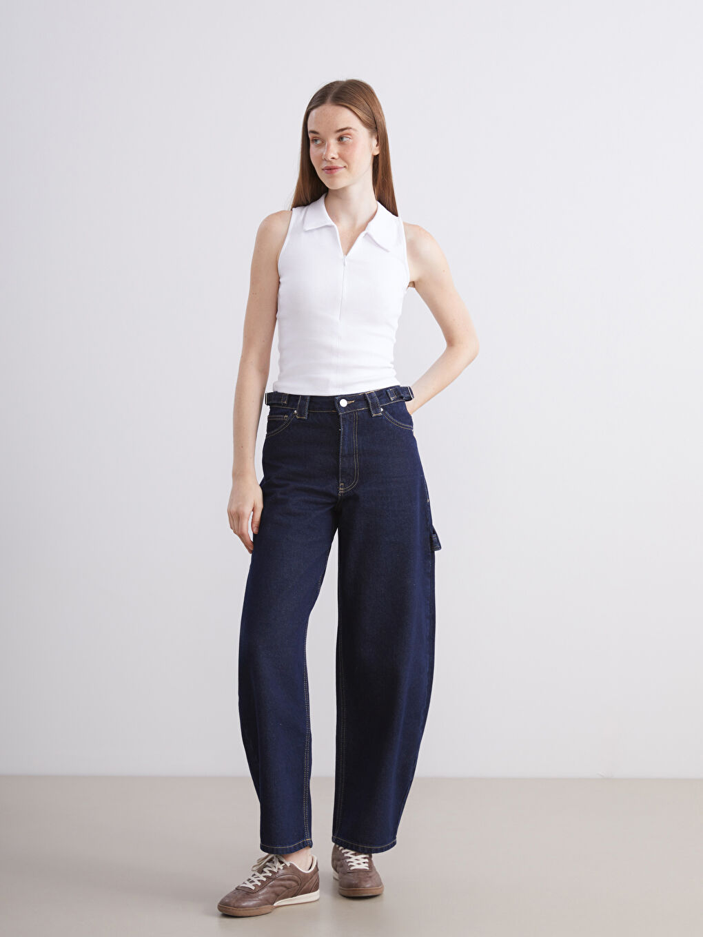 Beyaz Polo Yaka Fitilli Kadın Atlet-1