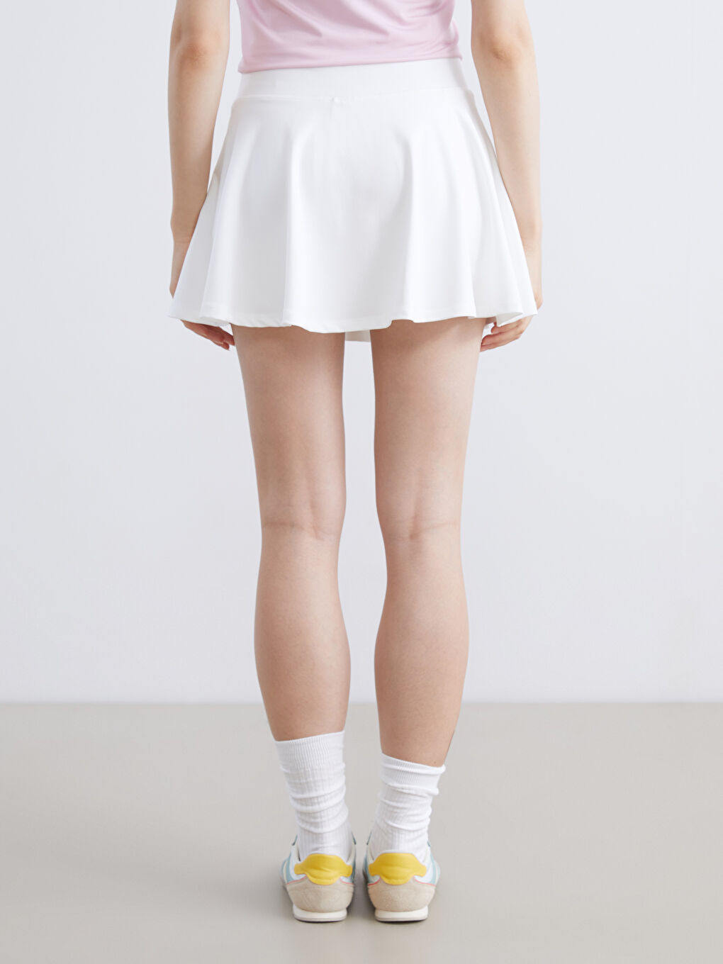 Beyaz Beli Lastikli Kadın Spor Şort Etek-3