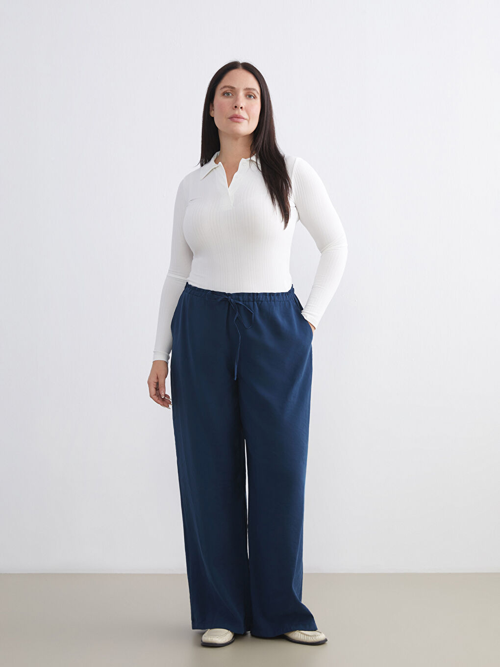 Pantalone od modalnog mešavina sa elastičnim strukom za žene