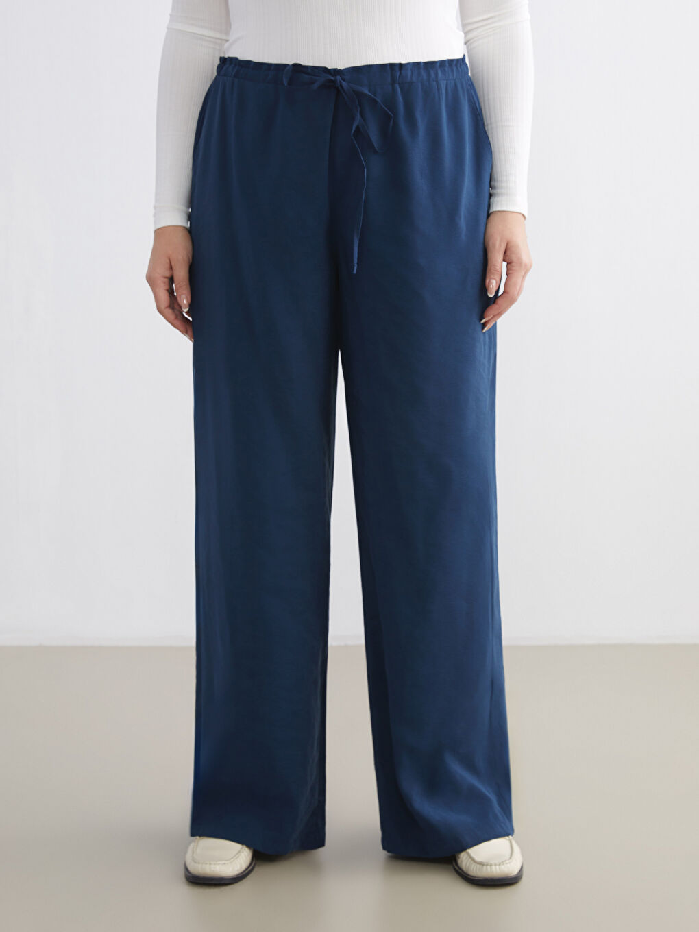 Pantalone od modalnog mešavina sa elastičnim strukom za žene-1