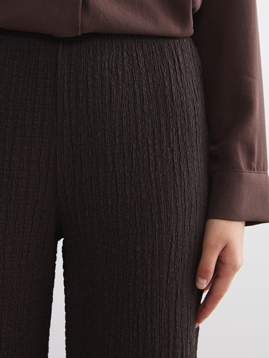 Kahverengi Beli Lastikli Dokulu Geniş Paça Kadın Pantolon-2