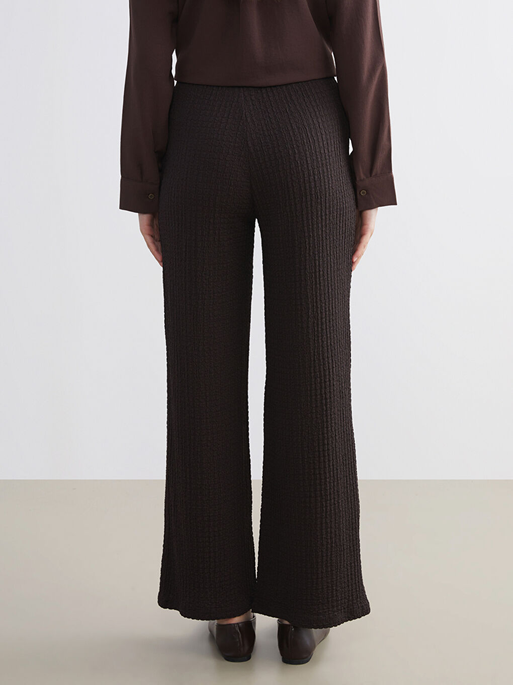 Kahverengi Beli Lastikli Dokulu Geniş Paça Kadın Pantolon-3