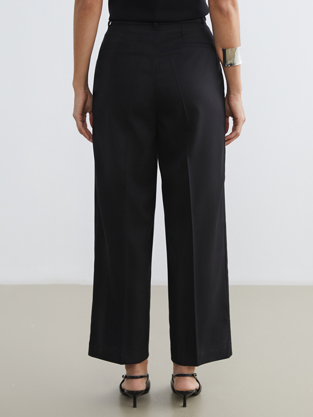 High Waist Carrot Cut Women's Trousers-3