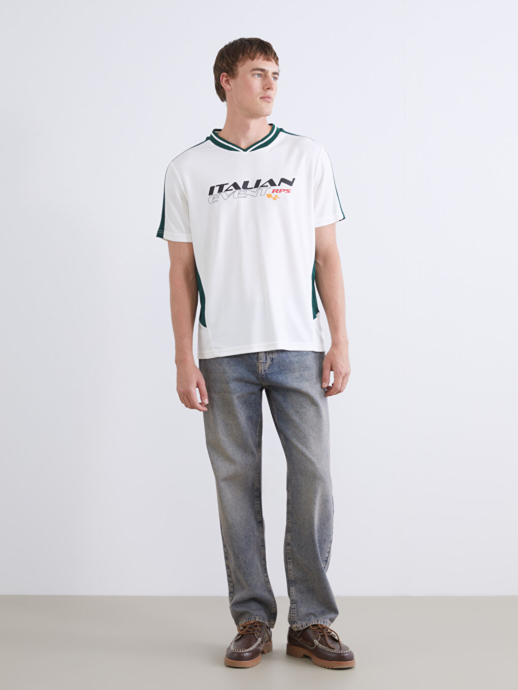 V Neck Printed Men's T-Shirt-2