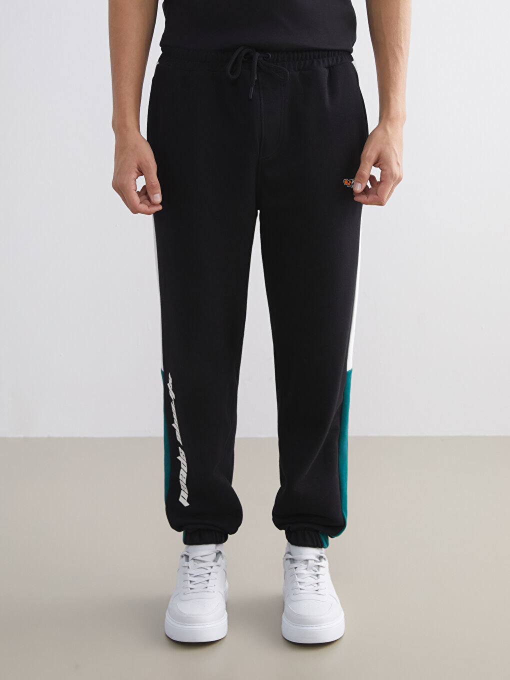 Standard Fit Men's Jogger Sweatpants-1