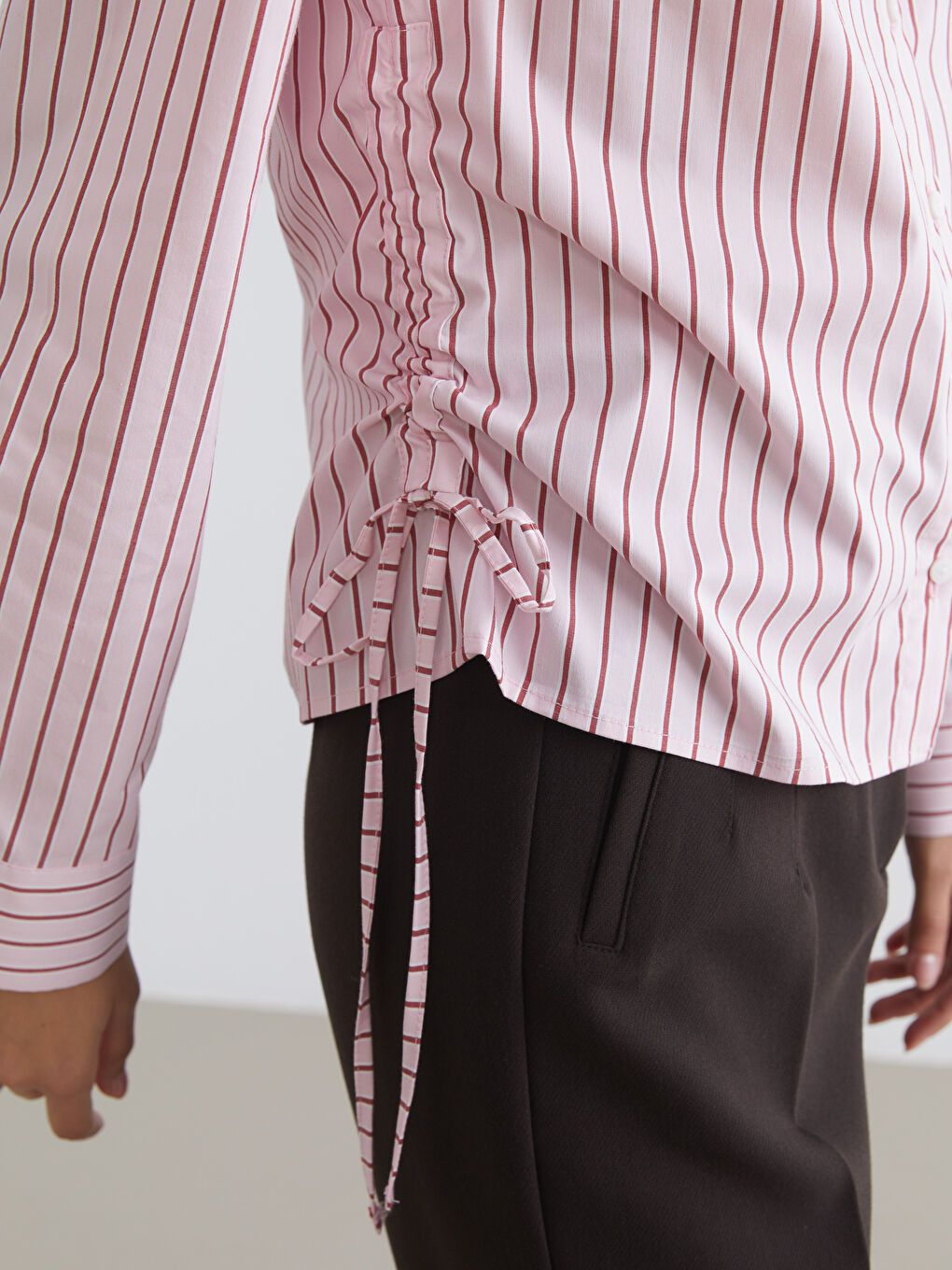 Pembe Çizgili Büzgülü Kadın Gömlek-2