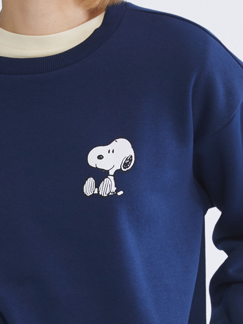 Snoopy Printed Oversize Women's Thick Sweatshirt-2
