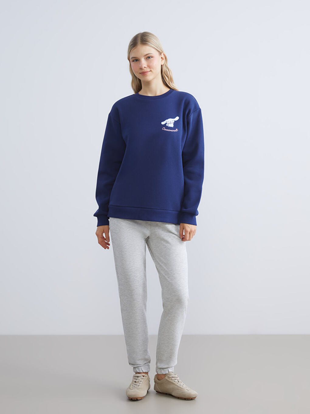 Woman NAVY Sweatshirt-1
