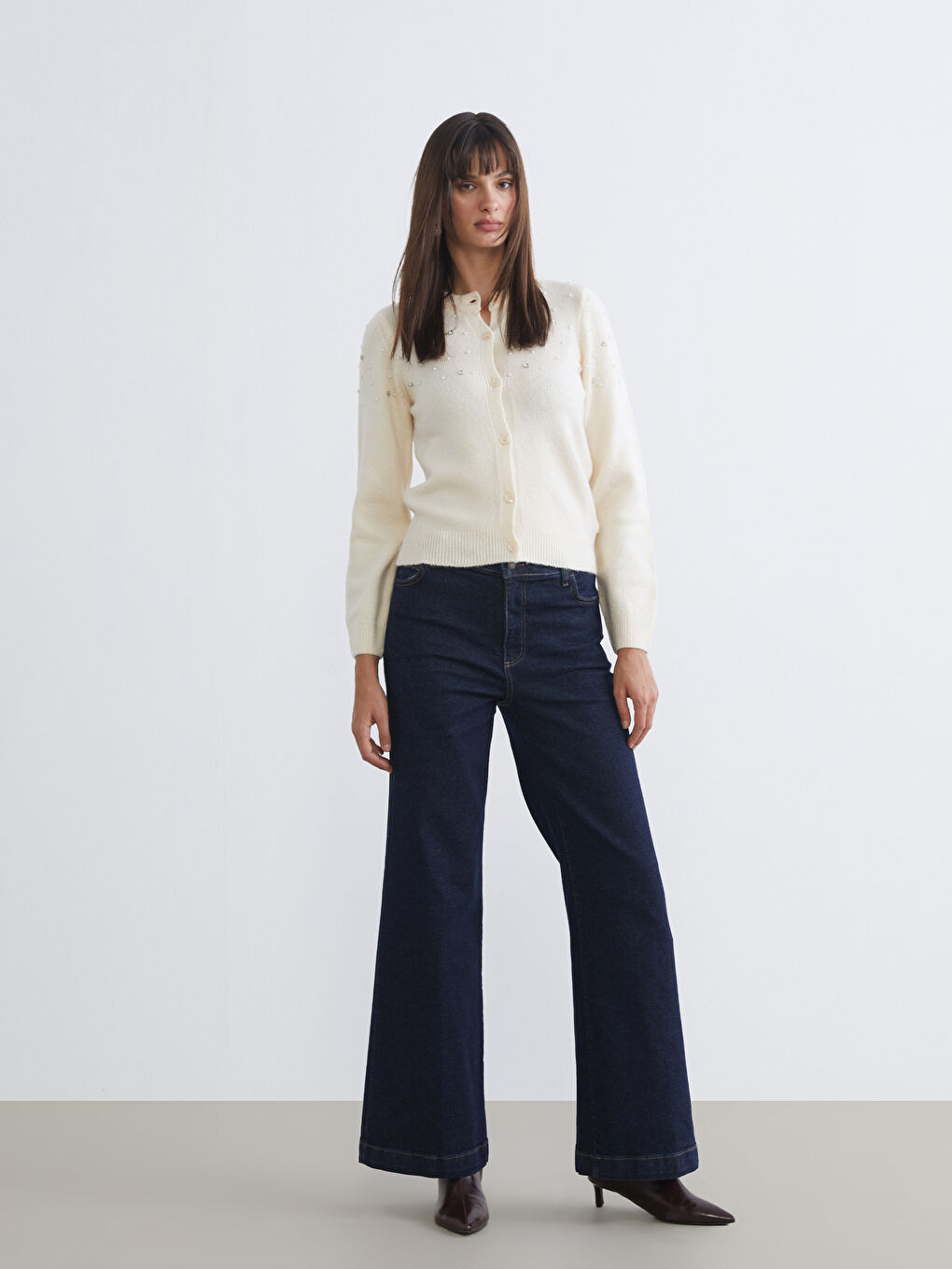 Ekru Bisiklet Yaka Taşlı Kadın Triko Hırka-1