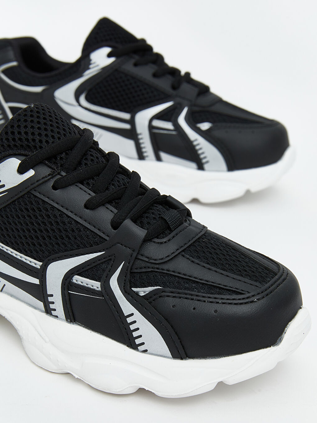 Siyah Bağcıklı Kız Çocuk Spor Ayakkabı-2