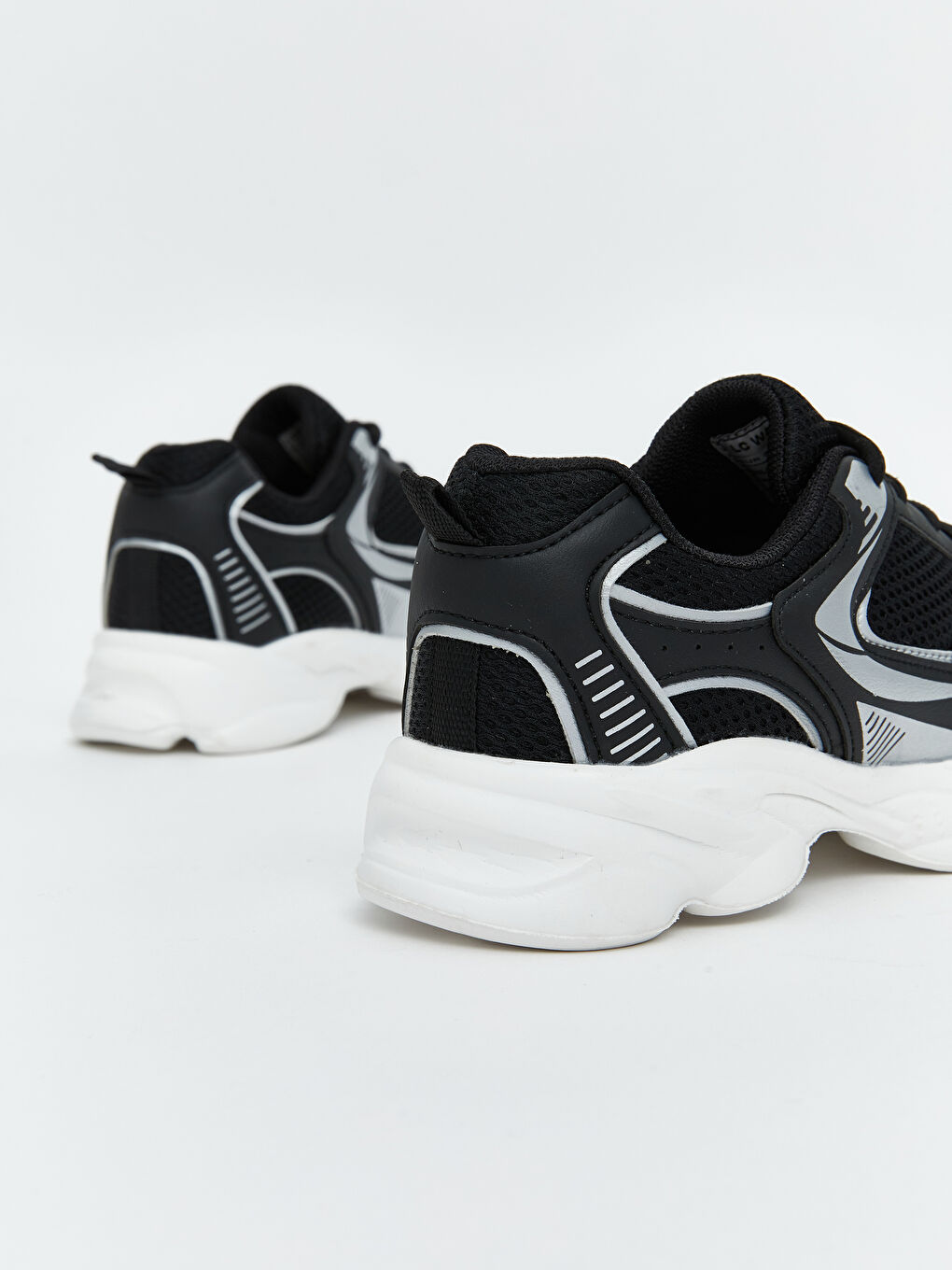 Siyah Bağcıklı Kız Çocuk Spor Ayakkabı-4