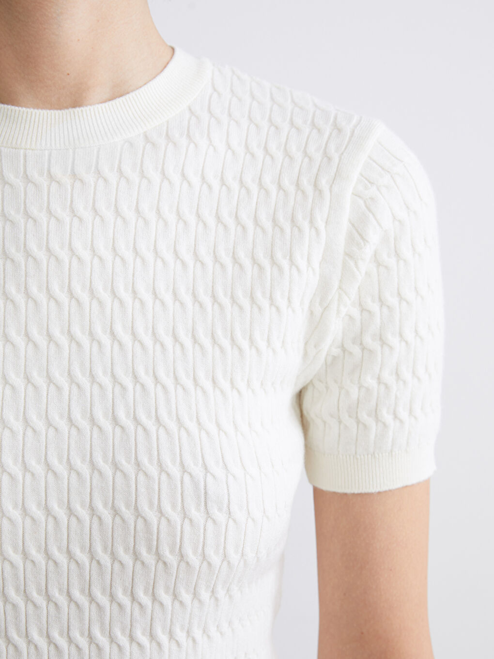 Ekru Bisiklet Yaka Kendinden Desenli Kadın Triko Kazak-2