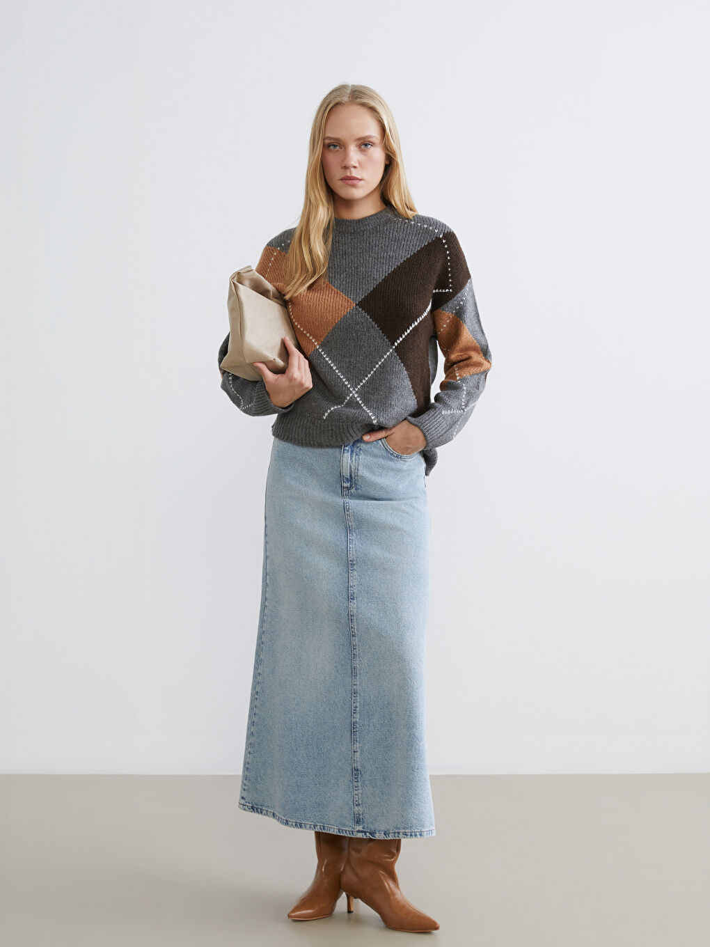 Argyle Pattern Women's Knit Sweater-1