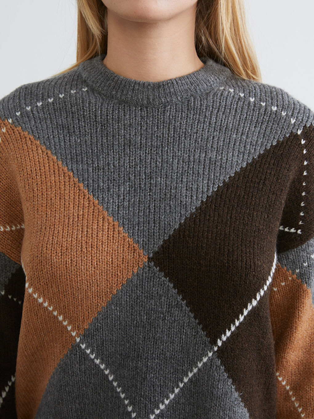 Argyle Pattern Women's Knit Sweater-2