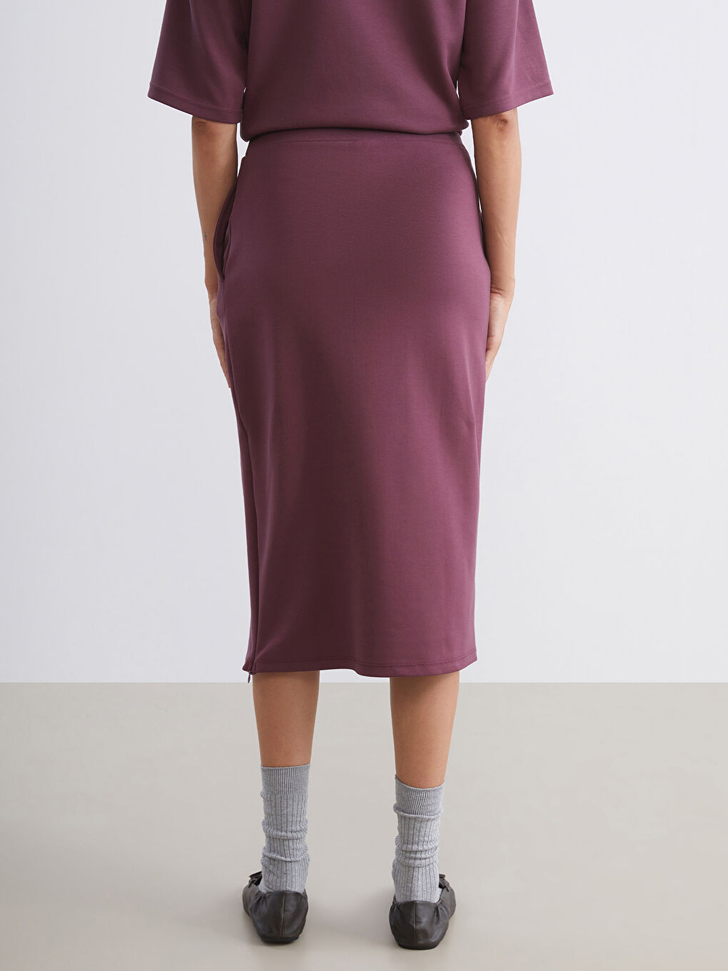 Bordo Beli Lastikli Yırtmaçlı Etek-3