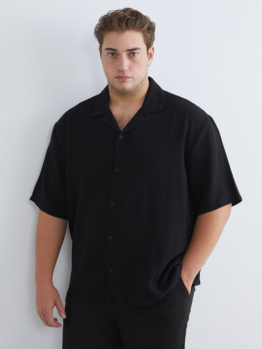 Siyah Büyük Beden Resort Yaka Kısa Kollu Müslin Erkek Gömlek-1