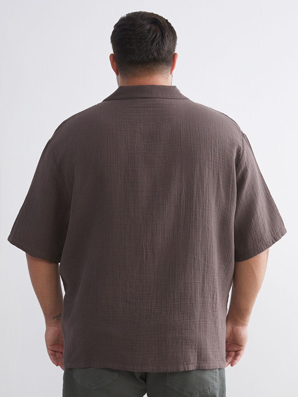 Kahverengi Büyük Beden Resort Yaka Kısa Kollu Müslin Erkek Gömlek-2