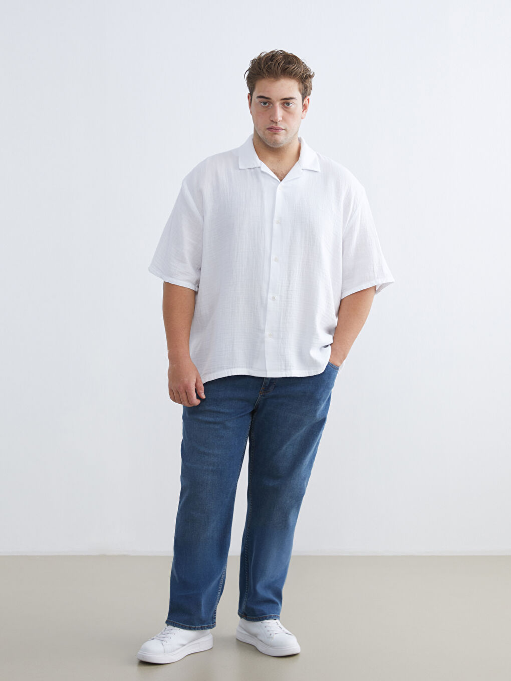 Beyaz Büyük Beden Resort Yaka Kısa Kollu Müslin Erkek Gömlek-1