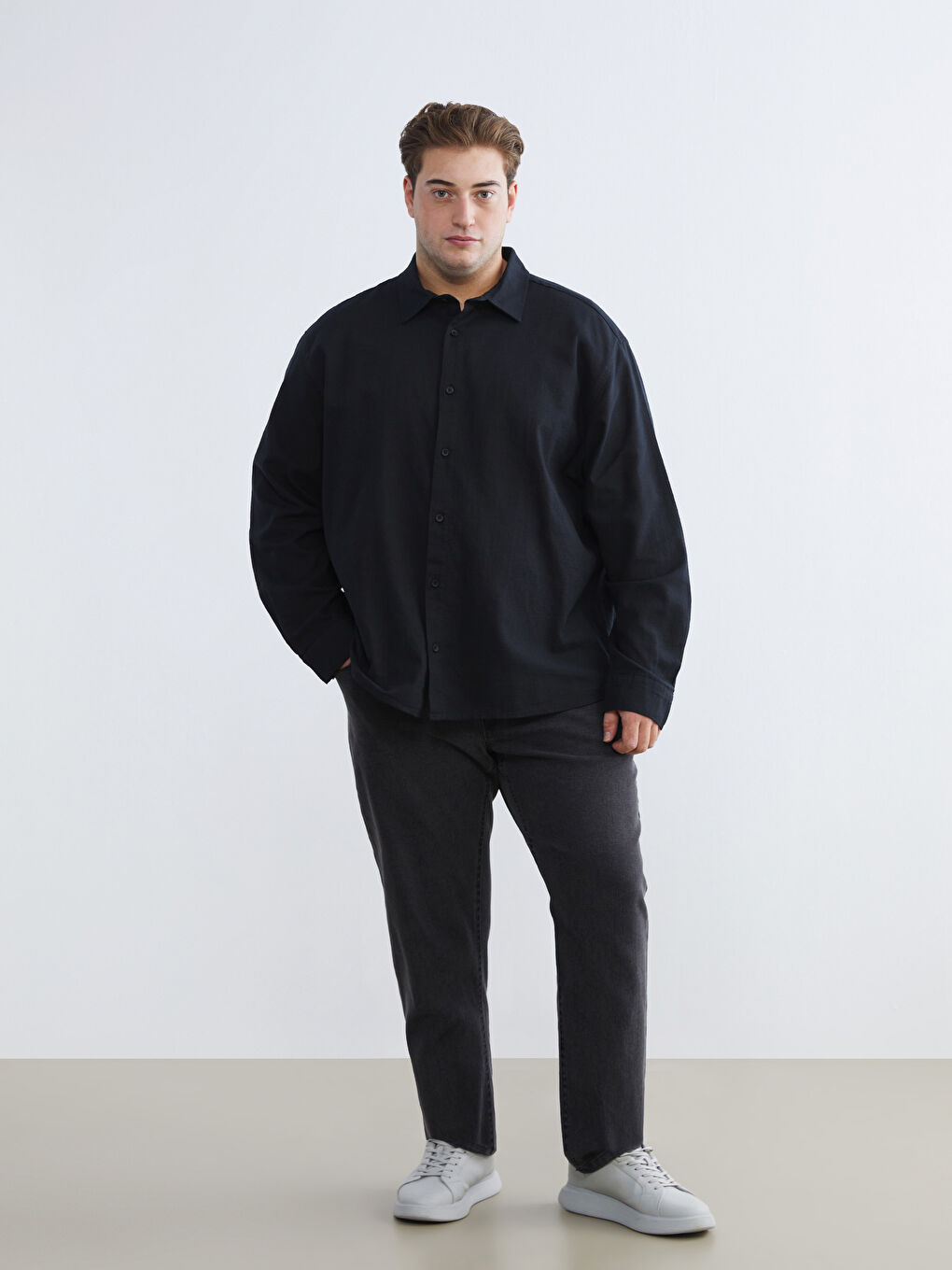 Siyah Büyük Beden Regular Fit Uzun Kollu Keten Görünümlü Erkek Gömlek-1