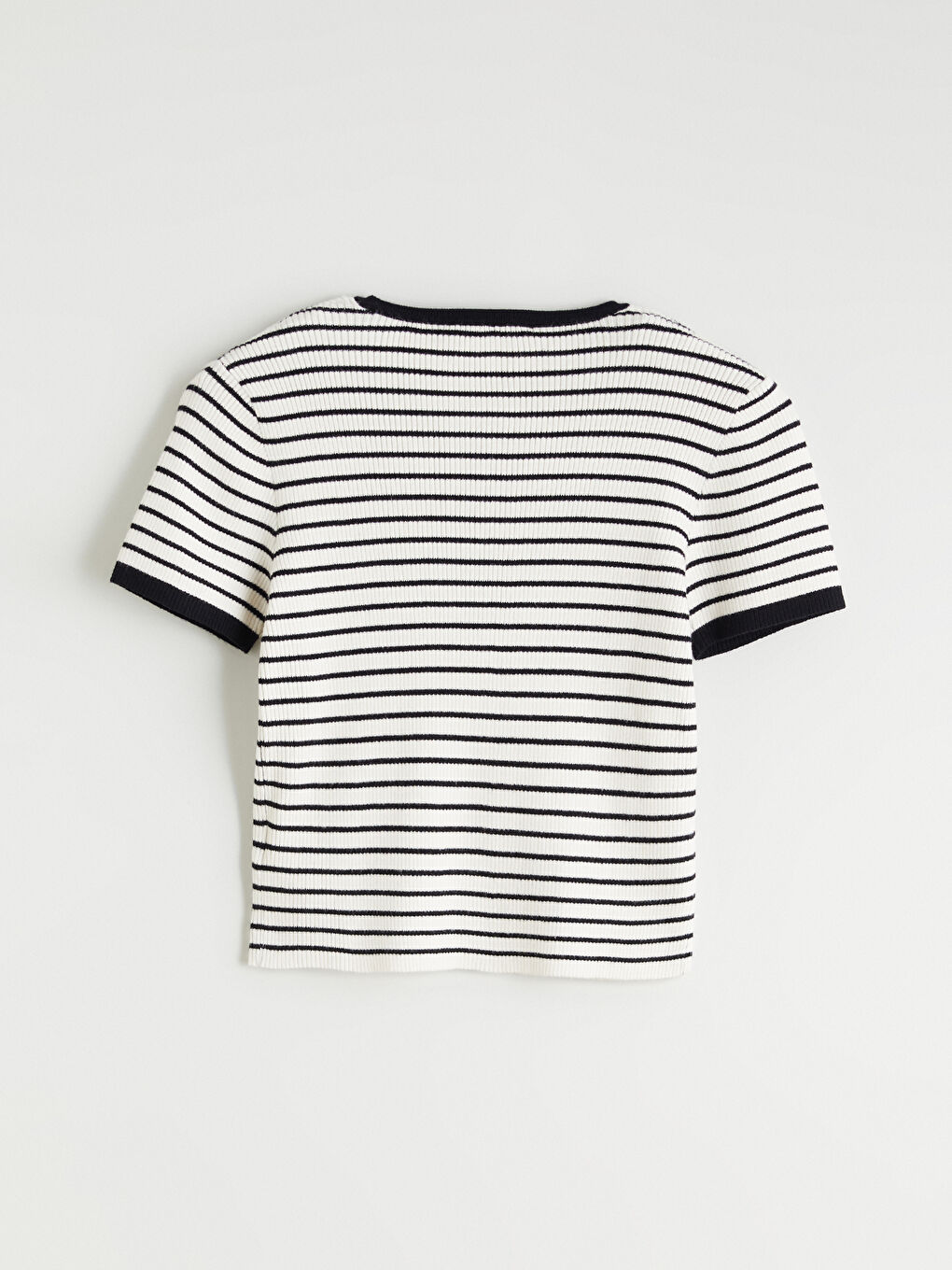 کاردیگان تریکۆ خەتخەت یه‌خه‌ خڕ بۆ ژنان-5