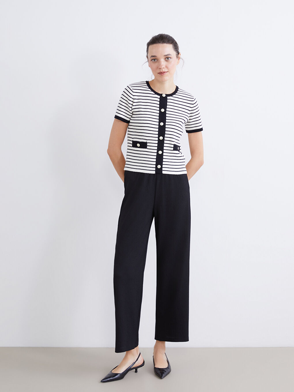 کاردیگان تریکۆ خەتخەت یه‌خه‌ خڕ بۆ ژنان-1