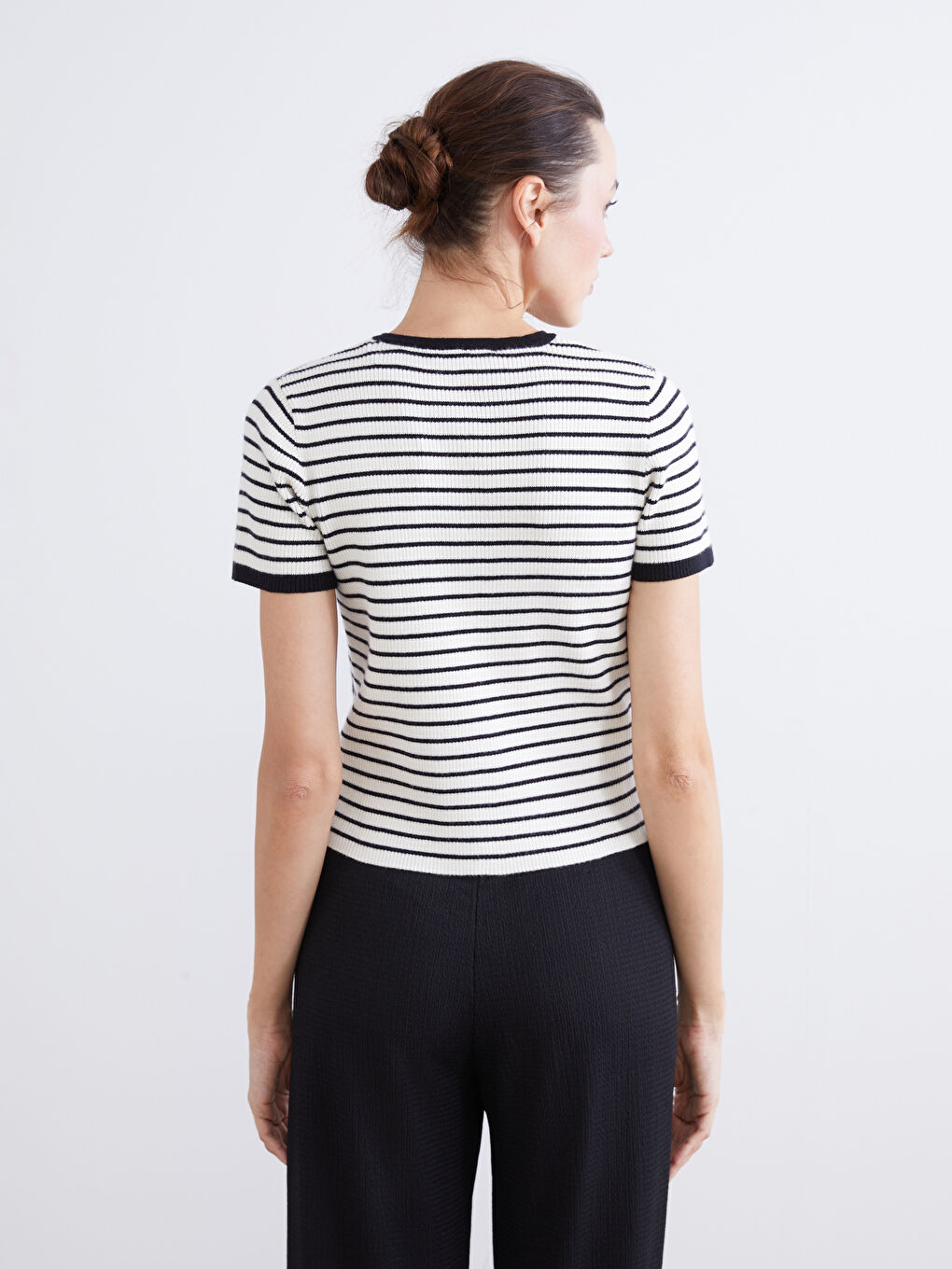 کاردیگان تریکۆ خەتخەت یه‌خه‌ خڕ بۆ ژنان-3