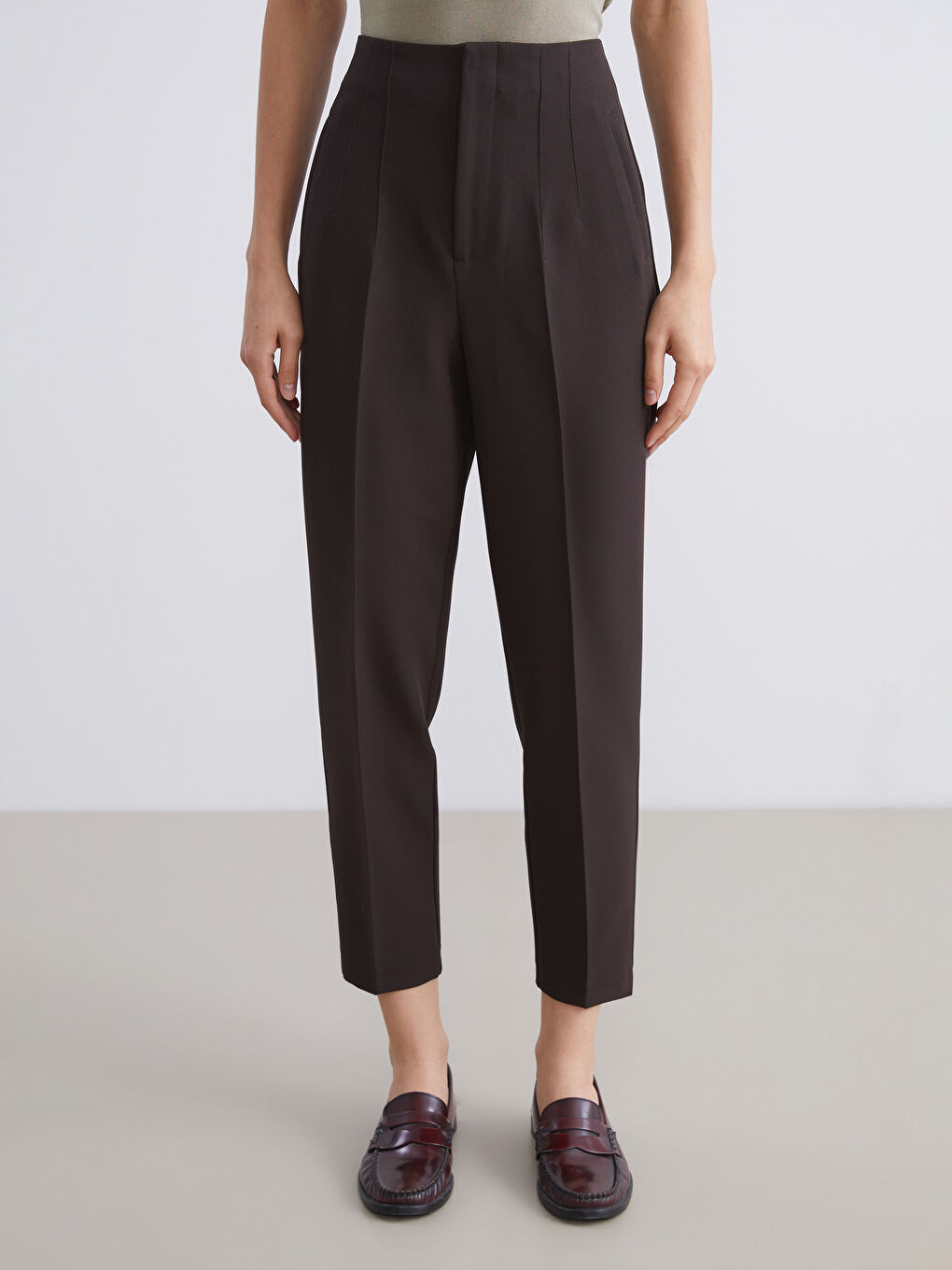 Kahverengi Dar Fit Pileli Kadın Pantolon-1