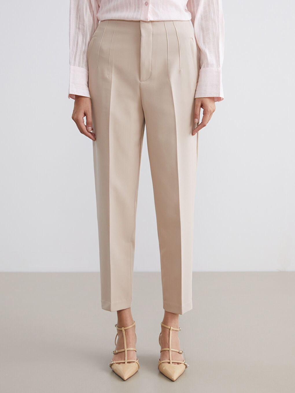 Bej Dar Fit Pileli Kadın Pantolon-1