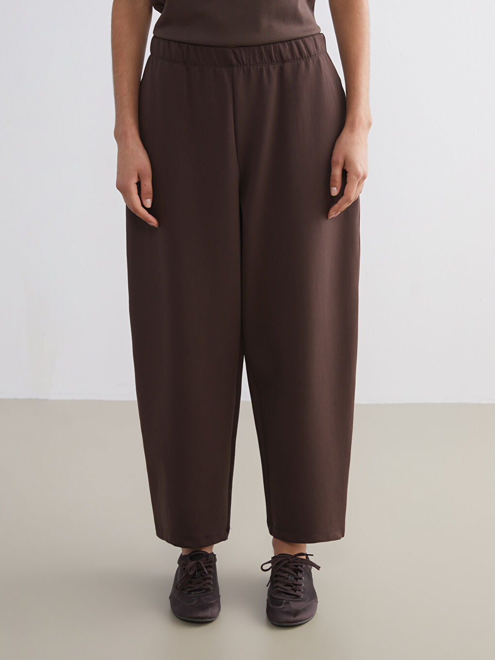 Women's Sweatpants with Elastic Waist-1