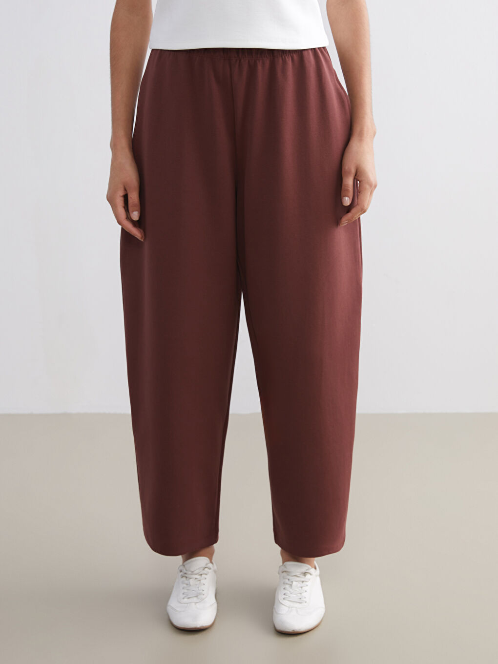 Women's Sweatpants with Elastic Waist-1