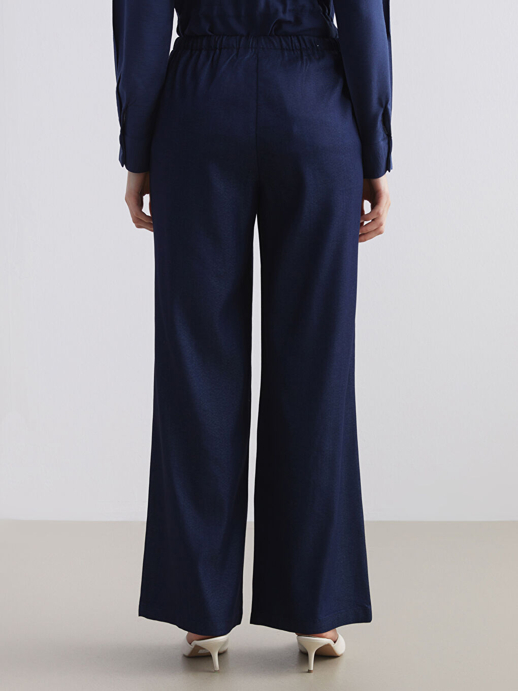 جينز نساء بسروال واسع وخصر مطاطي-3