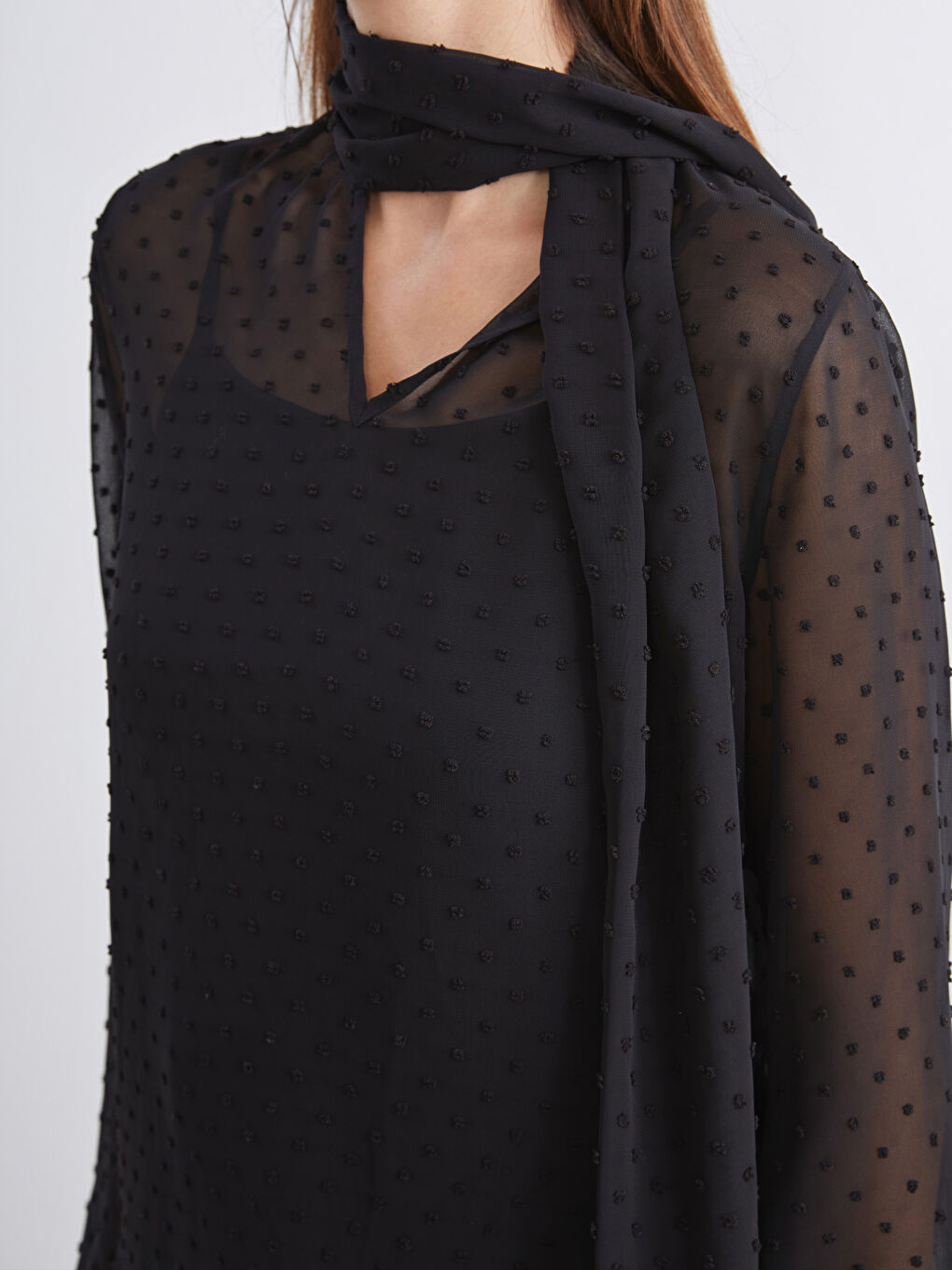 Siyah Şal Yaka Puantiyeli Şifon Bluz ve Atlet-2