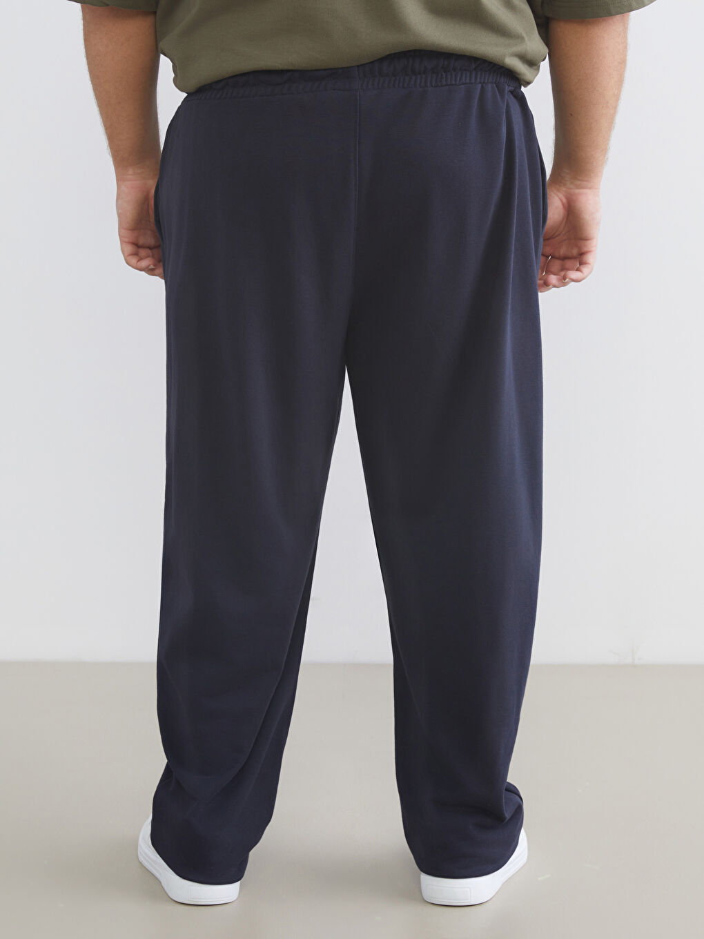 Plus Size Standard Fit Men's Sweatpants-3