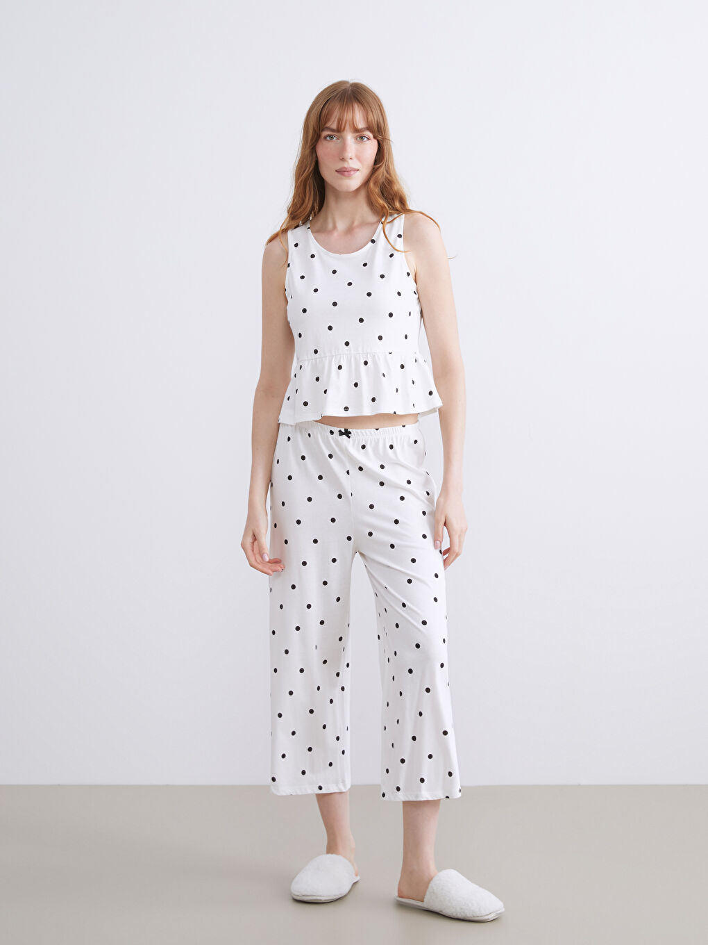 Ekru U Yaka Puantiyeli Kadın Kaprili Pijama Takımı