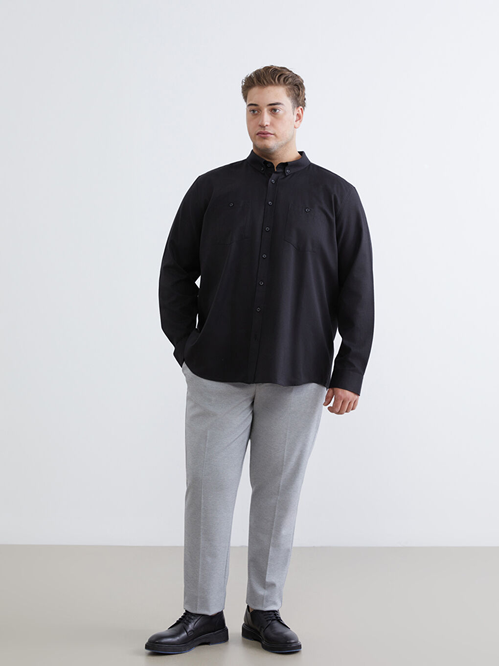 Siyah Büyük Beden Regular Fit Uzun Kollu Gabardin Erkek Gömlek-1
