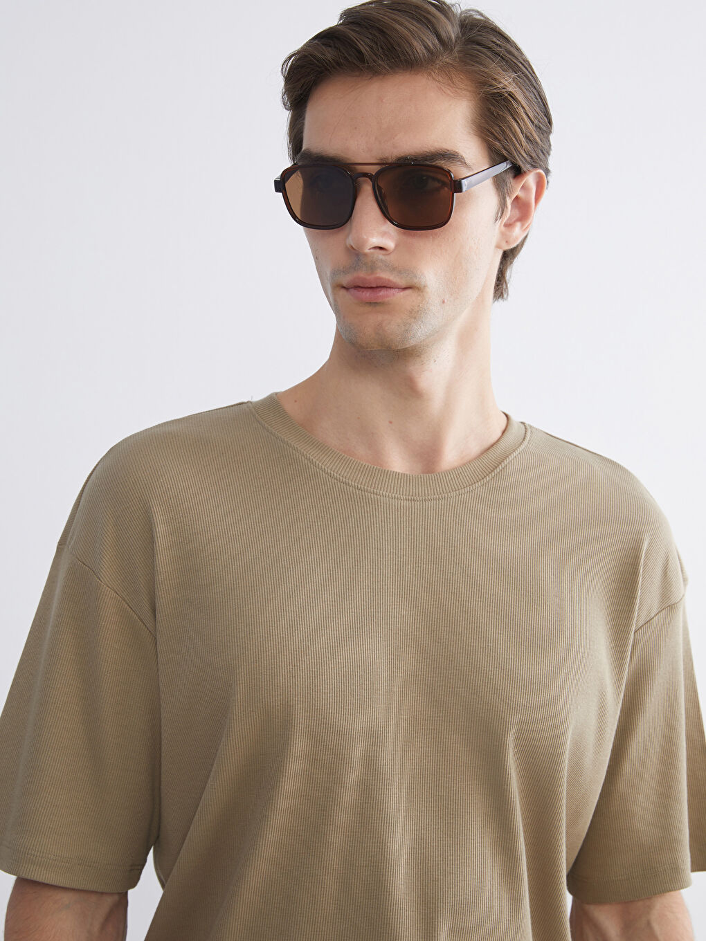 Bej Bisiklet Yaka Erkek Tişört