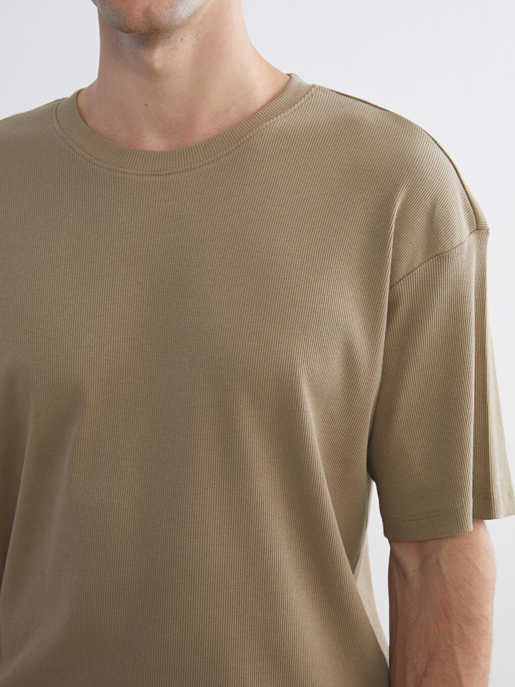 Bej Bisiklet Yaka Erkek Tişört-2