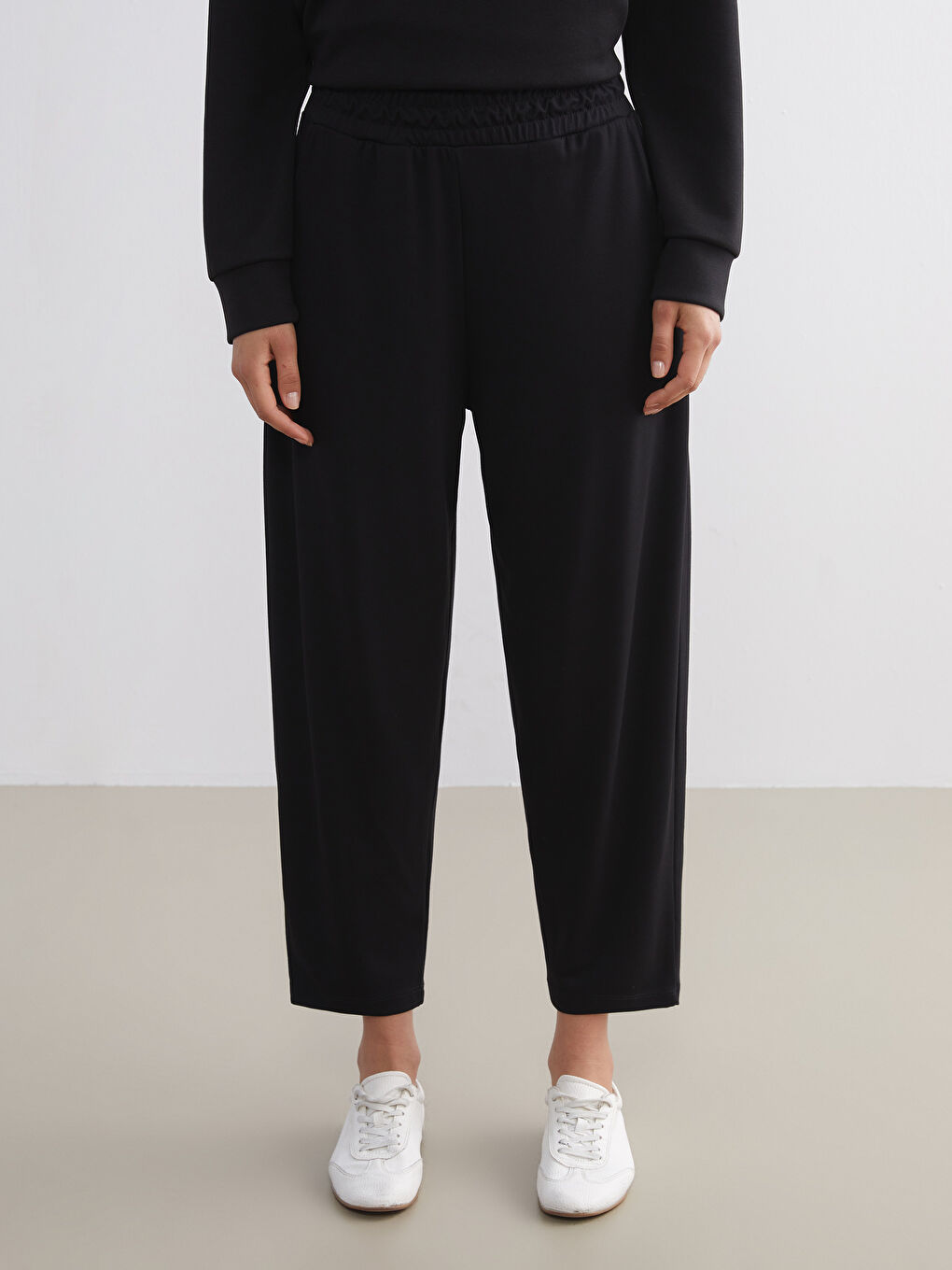 Siyah Beli Lastikli Kadın Eşofman Altı-1