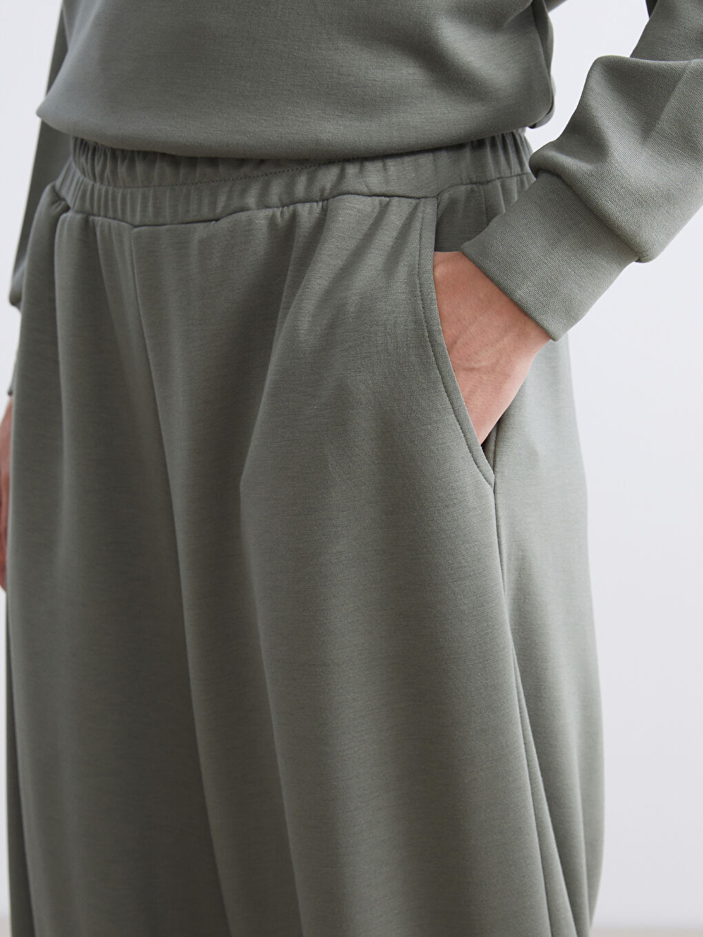 Haki Beli Lastikli Kadın Eşofman Altı-2