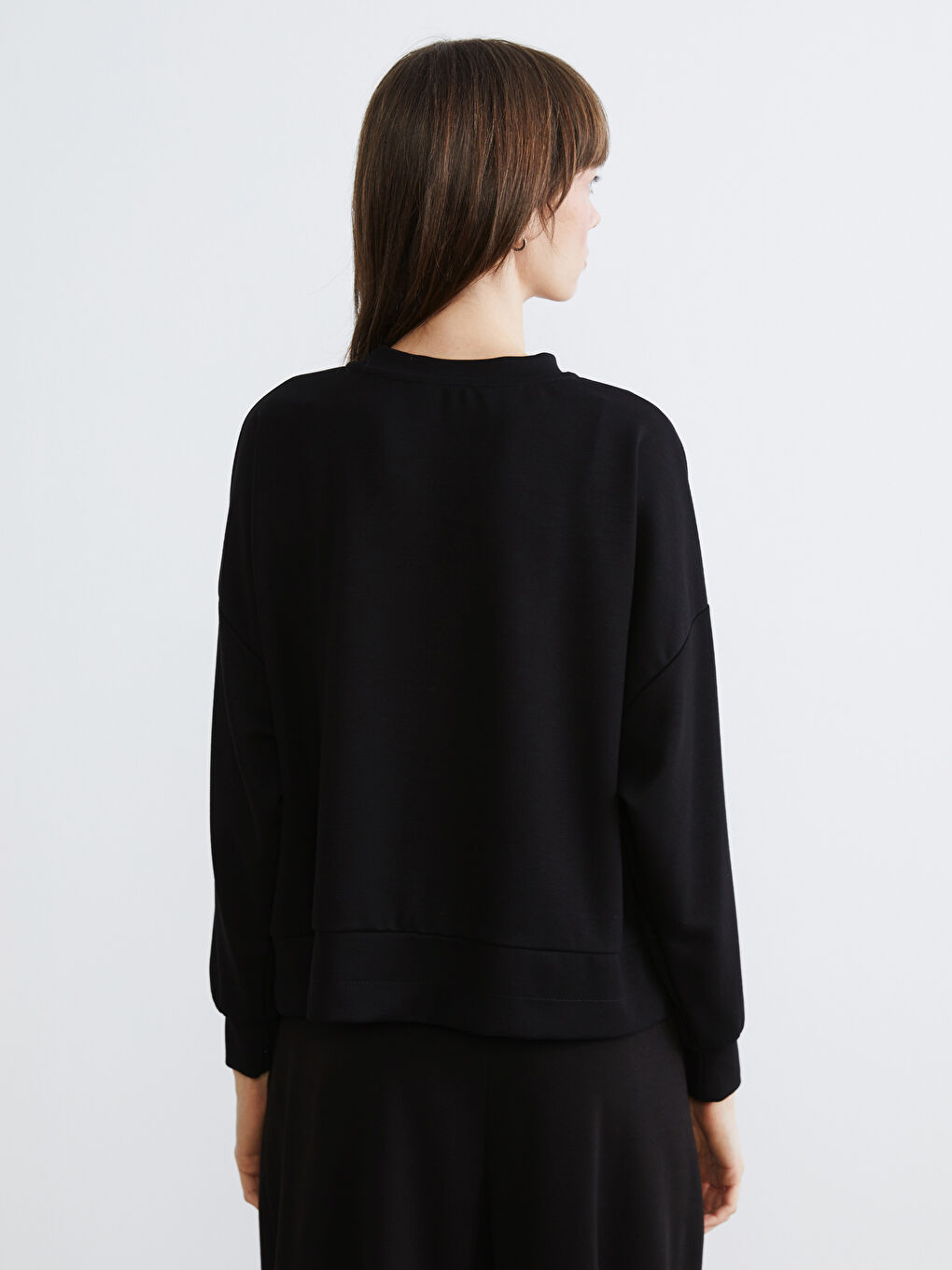 Siyah Bisiklet Yaka Büzgülü Kadın Sweatshirt-3