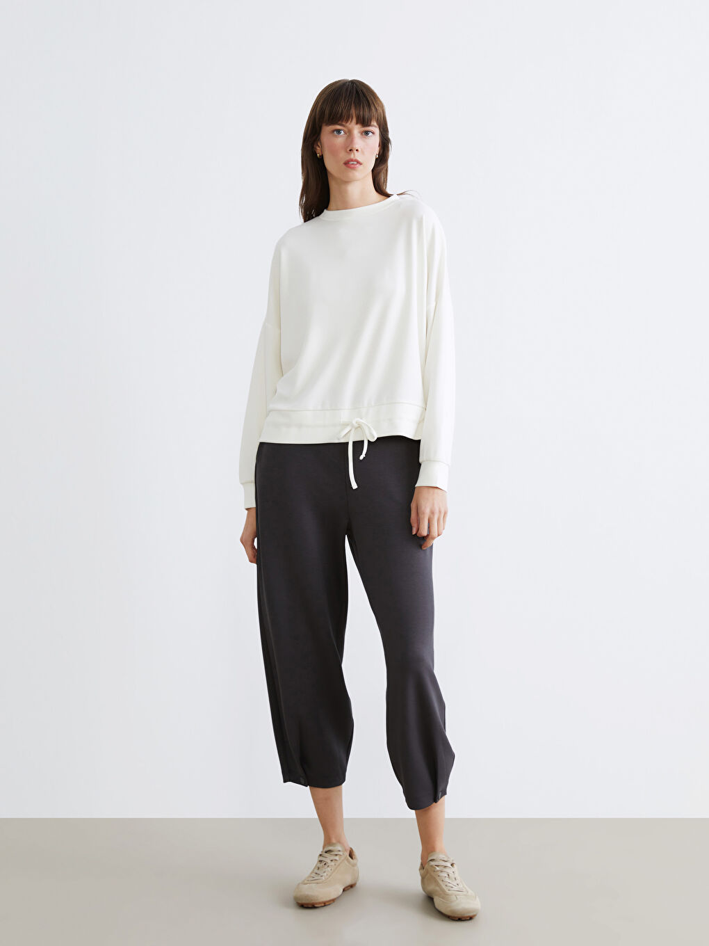 Ekru Bisiklet Yaka Büzgülü Kadın Sweatshirt-1