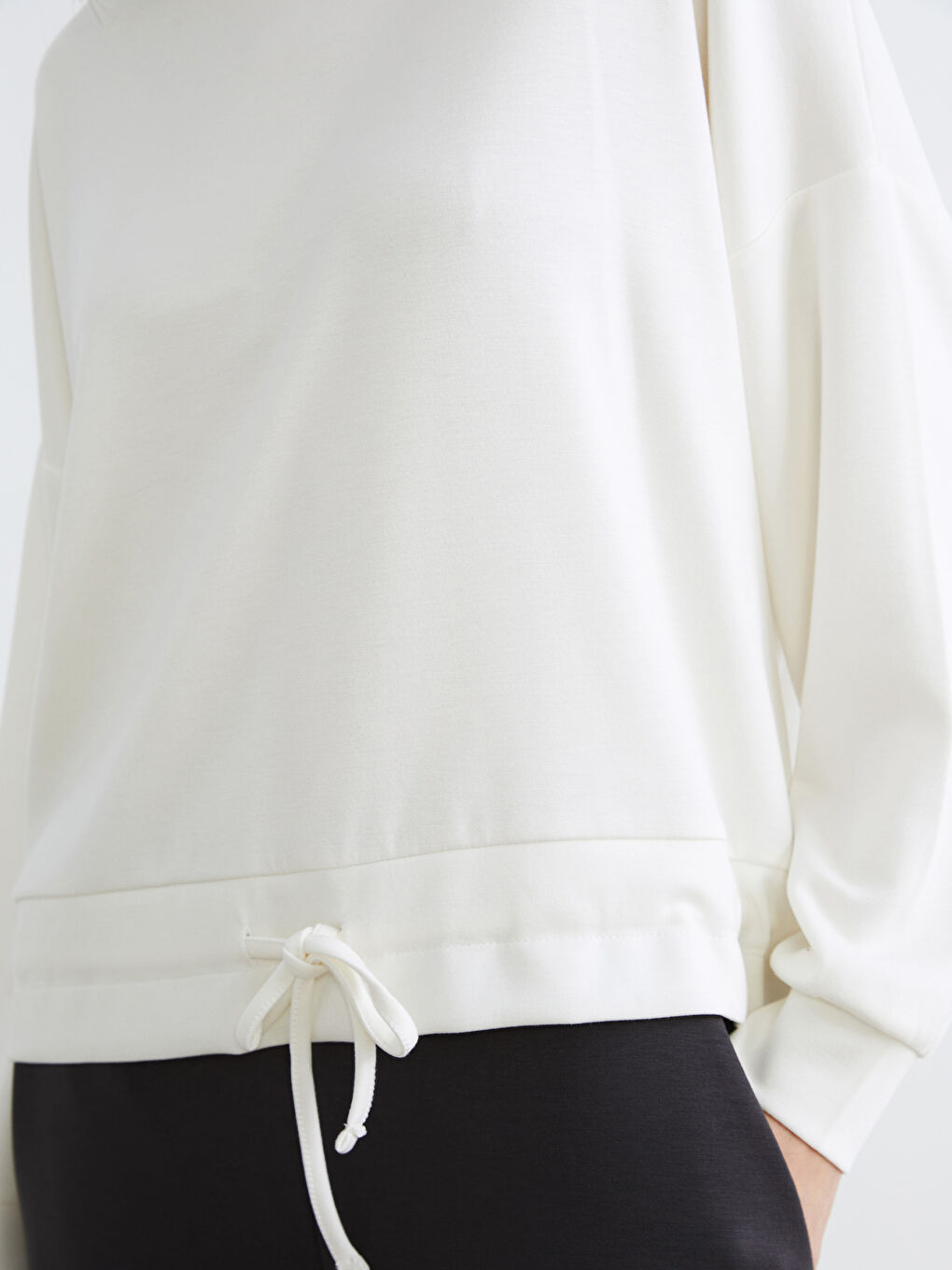 Ekru Bisiklet Yaka Büzgülü Kadın Sweatshirt-2