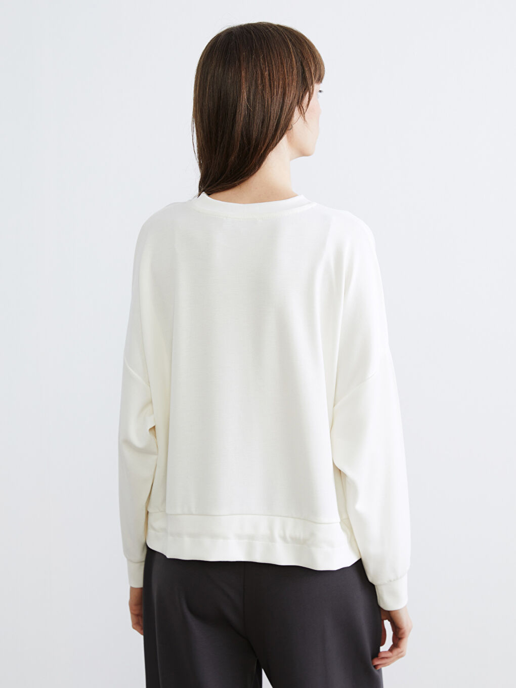 Ekru Bisiklet Yaka Büzgülü Kadın Sweatshirt-3