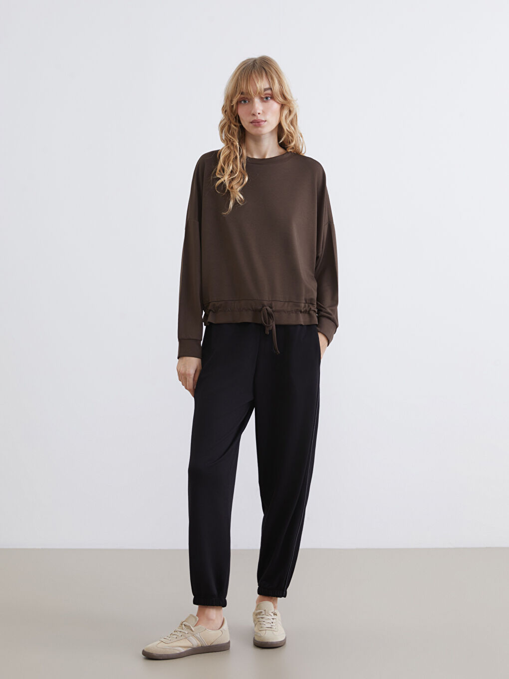 Kahverengi Bisiklet Yaka Büzgülü Kadın Sweatshirt-3