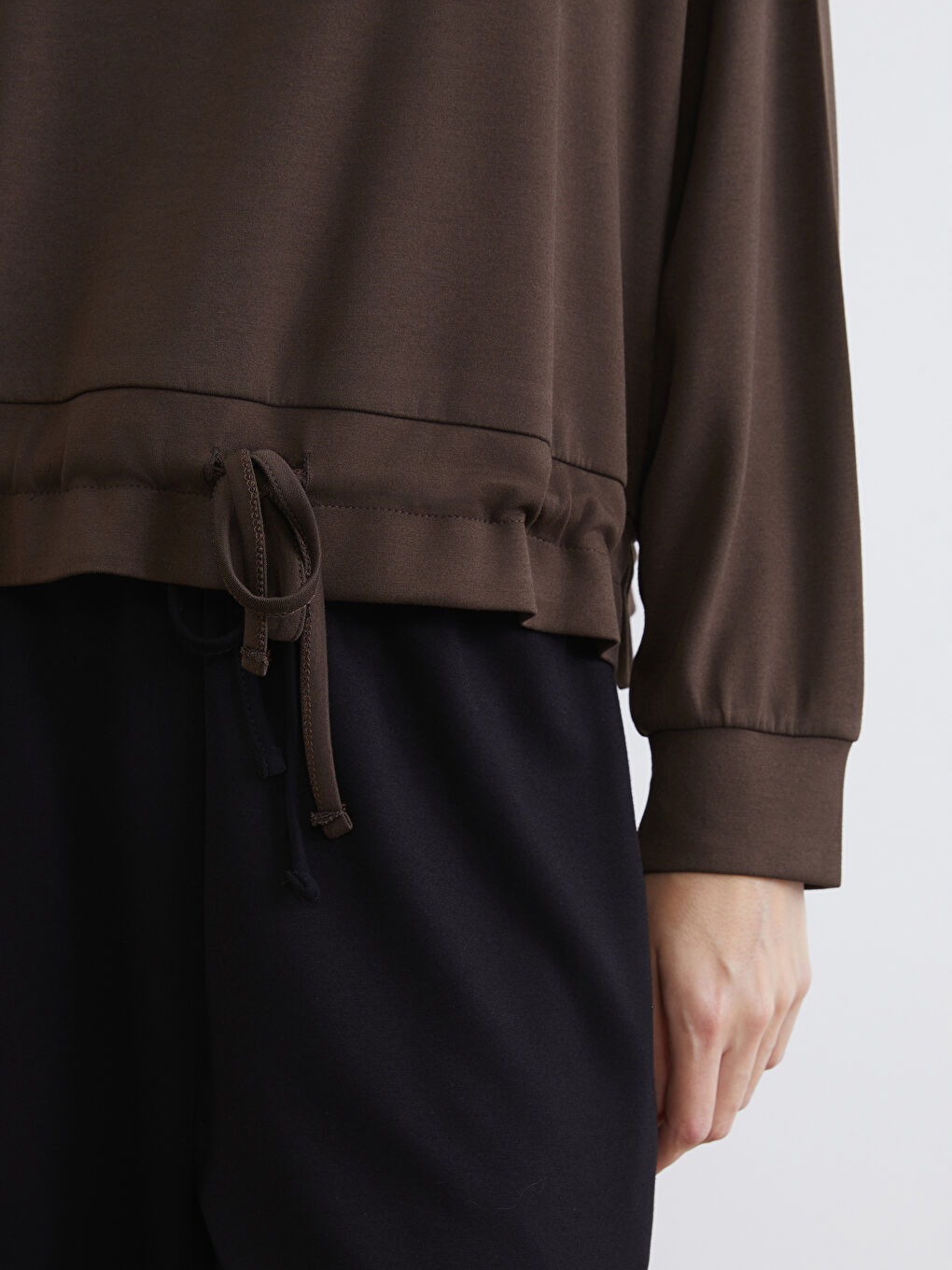 Kahverengi Bisiklet Yaka Büzgülü Kadın Sweatshirt-5