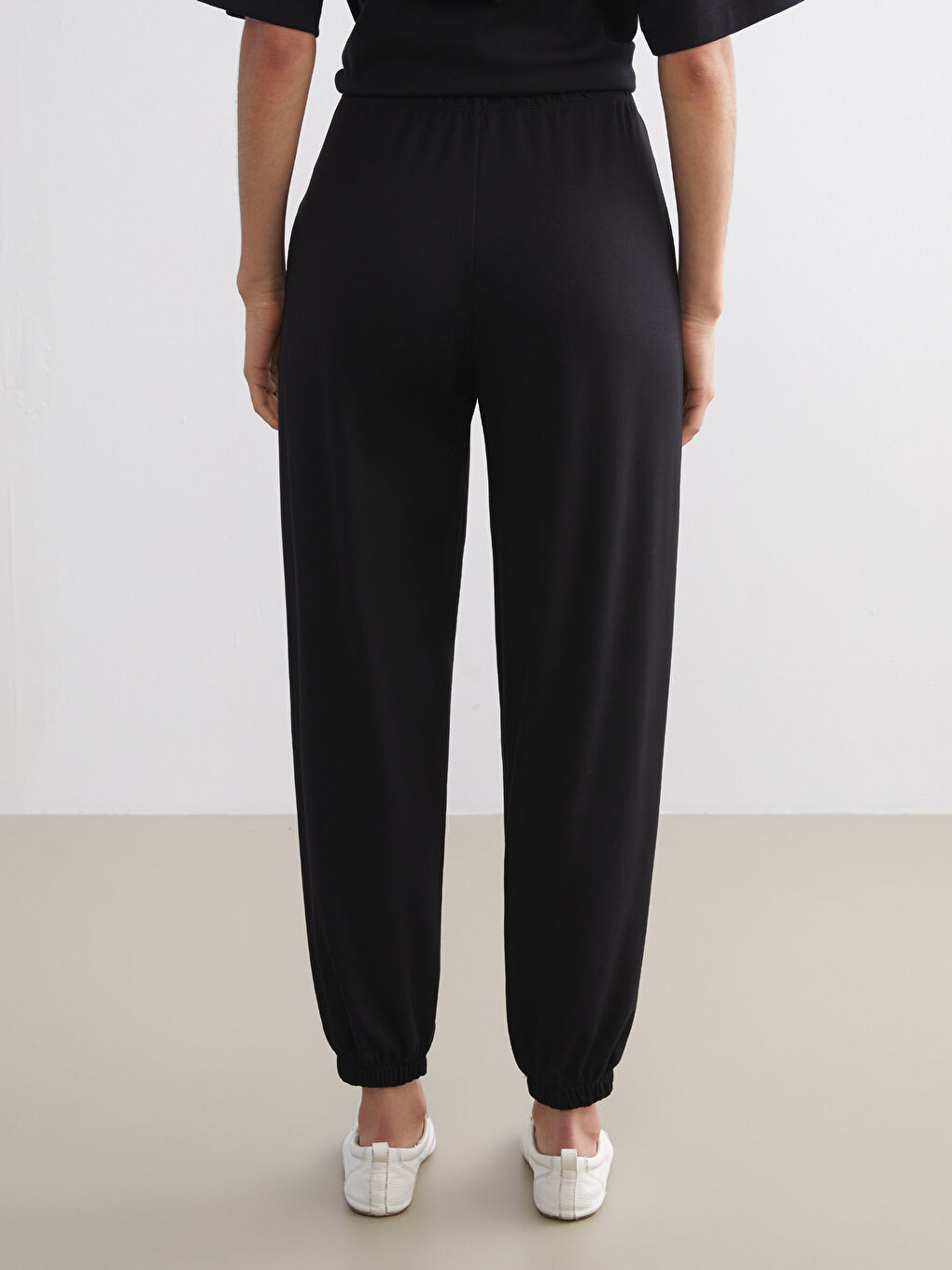 Siyah Beli Lastikli Kadın Jogger Eşofman Altı-3