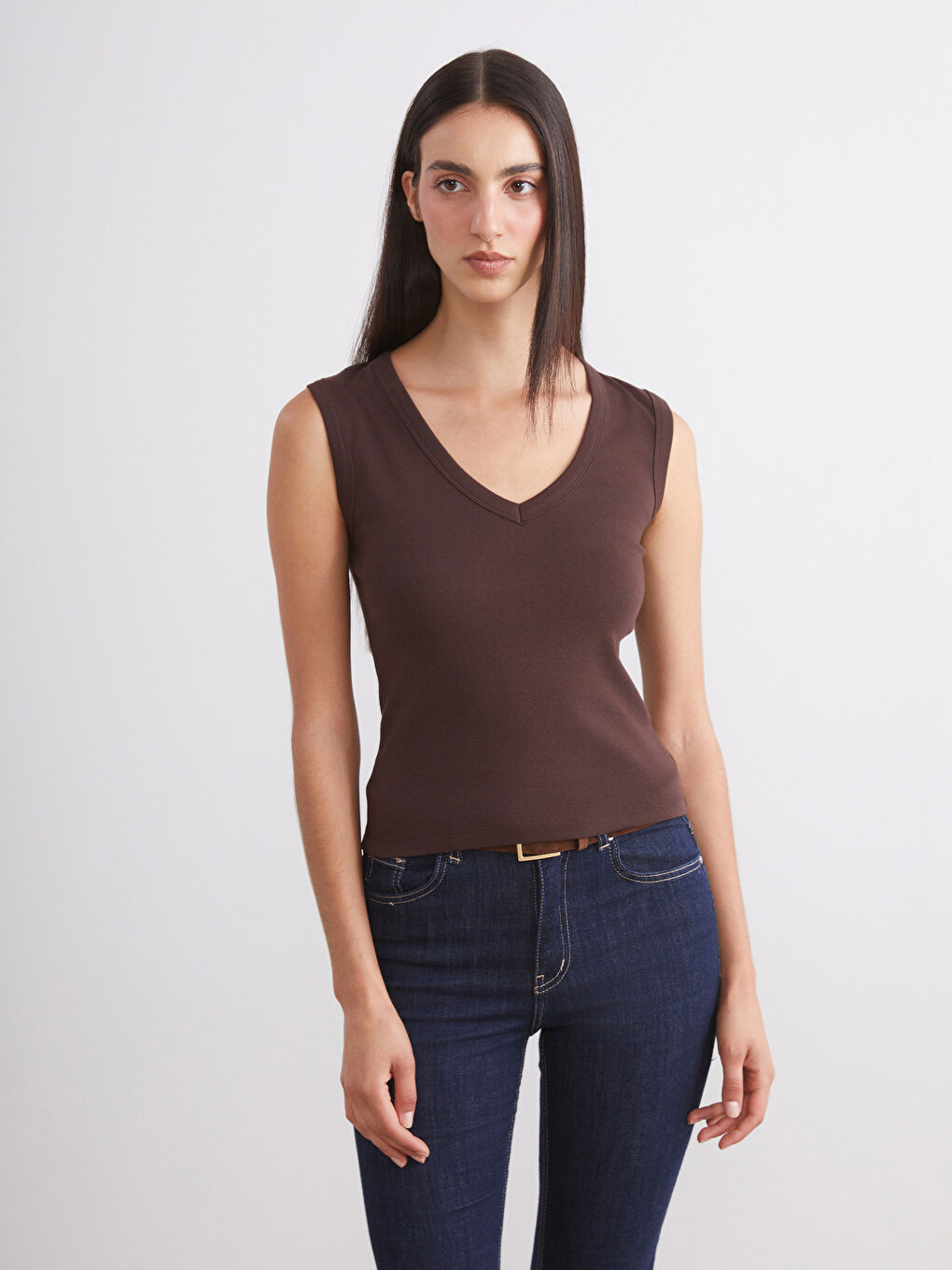 Bej V Yaka Kadın Atlet 2'li-1